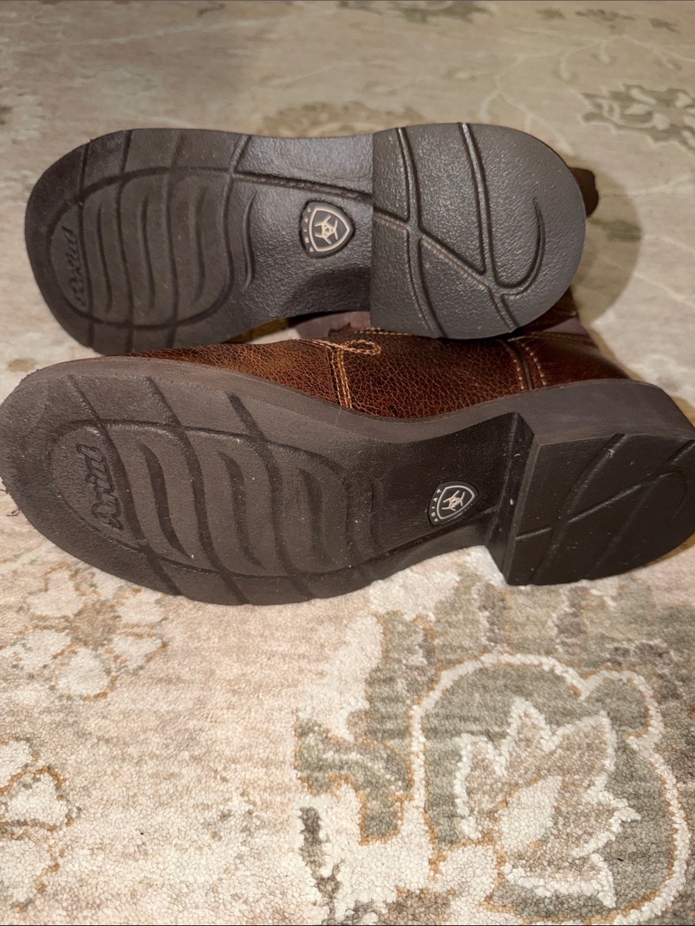 Ariat cowgirl boots - Picture 3 of 3